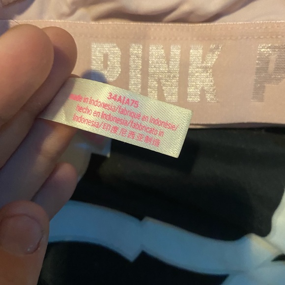 Victoria secret bras - Picture 2 of 4